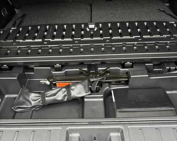 Серый Мицубиси Аутлендер, объемом двигателя 2.49 л и пробегом 11 тыс. км за 38000 $, фото 20 на Automoto.ua