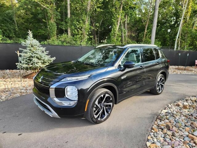 Серый Мицубиси Аутлендер, объемом двигателя 2.4 л и пробегом 25 тыс. км за 14100 $, фото 2 на Automoto.ua