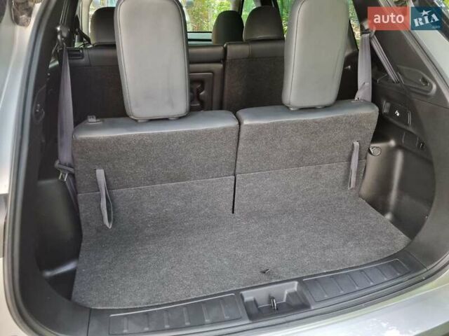 Серый Мицубиси Аутлендер, объемом двигателя 2.49 л и пробегом 3 тыс. км за 32000 $, фото 5 на Automoto.ua