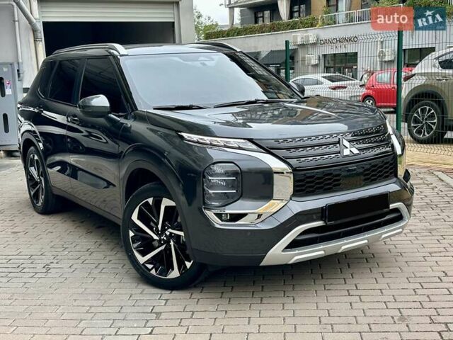 Серый Мицубиси Аутлендер, объемом двигателя 2.49 л и пробегом 6 тыс. км за 34900 $, фото 10 на Automoto.ua