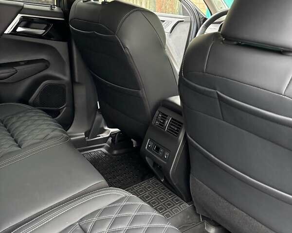 Серый Мицубиси Аутлендер, объемом двигателя 2.49 л и пробегом 11 тыс. км за 38000 $, фото 17 на Automoto.ua