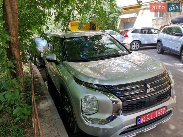 Серый Мицубиси Аутлендер, объемом двигателя 2.49 л и пробегом 3 тыс. км за 32000 $, фото 10 на Automoto.ua