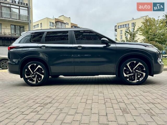 Серый Мицубиси Аутлендер, объемом двигателя 2.49 л и пробегом 6 тыс. км за 34900 $, фото 20 на Automoto.ua