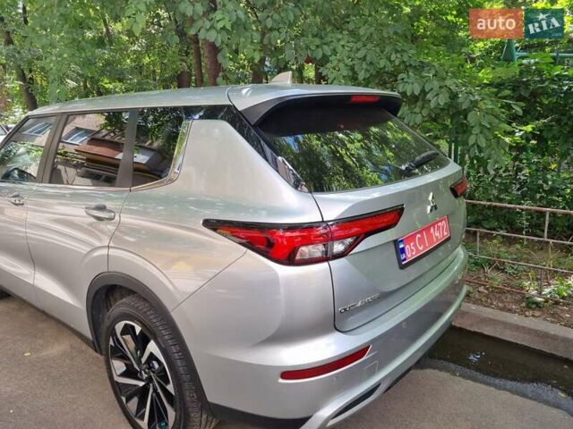 Серый Мицубиси Аутлендер, объемом двигателя 2.49 л и пробегом 3 тыс. км за 32000 $, фото 11 на Automoto.ua