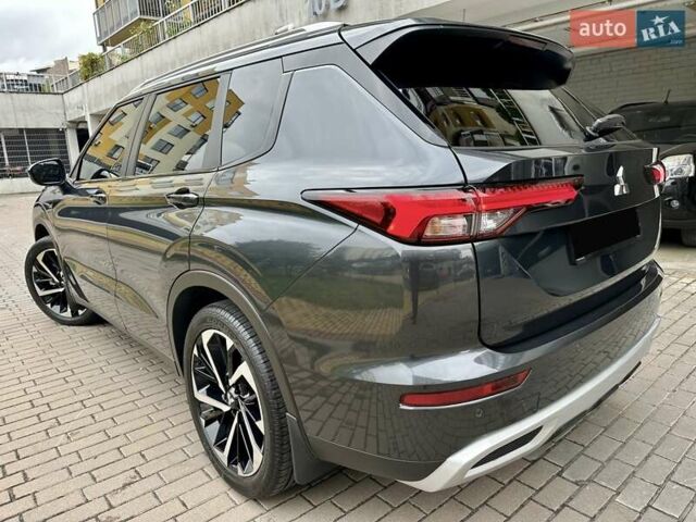 Серый Мицубиси Аутлендер, объемом двигателя 2.49 л и пробегом 6 тыс. км за 34900 $, фото 26 на Automoto.ua