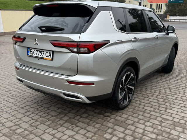 Серый Мицубиси Аутлендер, объемом двигателя 2.49 л и пробегом 2 тыс. км за 27500 $, фото 7 на Automoto.ua