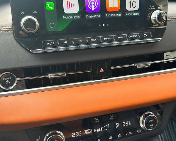 Серый Мицубиси Аутлендер, объемом двигателя 2.36 л и пробегом 7 тыс. км за 47000 $, фото 4 на Automoto.ua