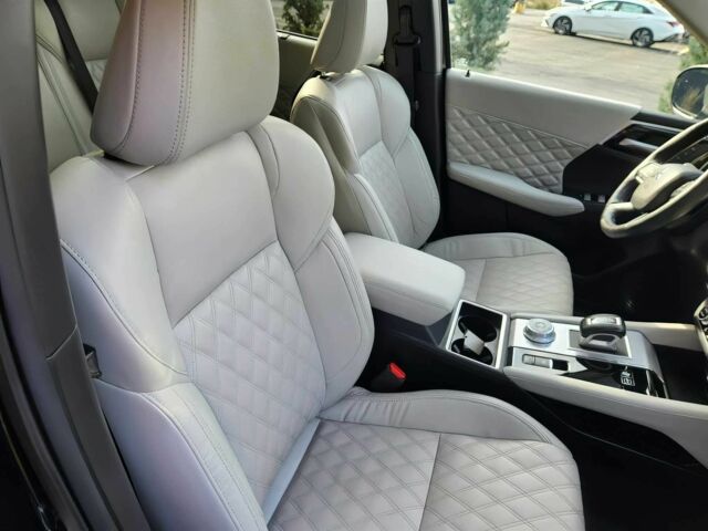 Серый Мицубиси Аутлендер, объемом двигателя 2.4 л и пробегом 25 тыс. км за 14100 $, фото 9 на Automoto.ua