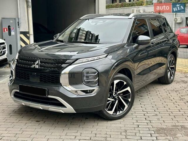 Серый Мицубиси Аутлендер, объемом двигателя 2.49 л и пробегом 6 тыс. км за 34900 $, фото 5 на Automoto.ua