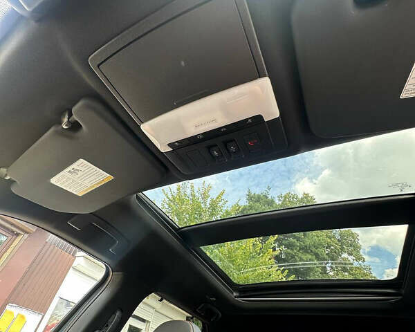 Серый Мицубиси Аутлендер, объемом двигателя 2.36 л и пробегом 7 тыс. км за 47000 $, фото 7 на Automoto.ua