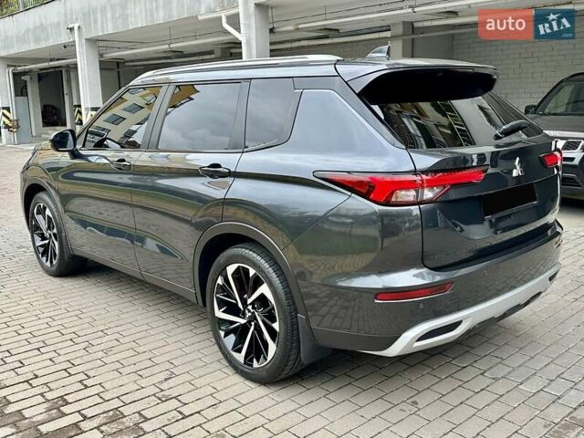 Серый Мицубиси Аутлендер, объемом двигателя 2.49 л и пробегом 6 тыс. км за 34900 $, фото 18 на Automoto.ua