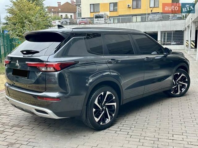 Серый Мицубиси Аутлендер, объемом двигателя 2.49 л и пробегом 6 тыс. км за 34900 $, фото 6 на Automoto.ua