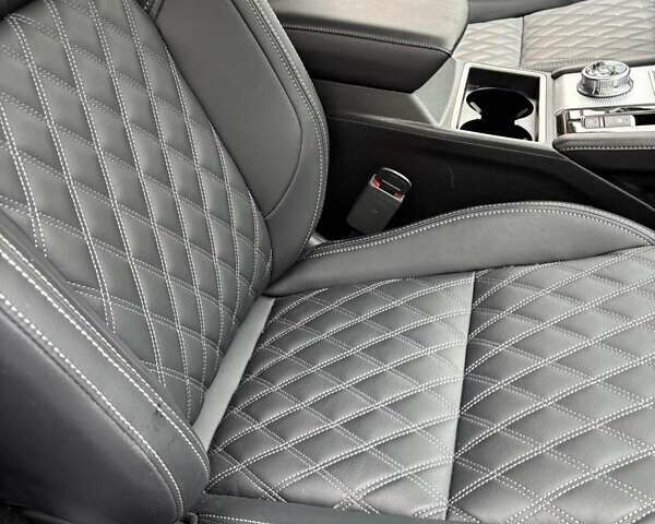 Серый Мицубиси Аутлендер, объемом двигателя 2.49 л и пробегом 11 тыс. км за 38000 $, фото 15 на Automoto.ua