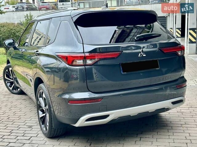 Серый Мицубиси Аутлендер, объемом двигателя 2.49 л и пробегом 6 тыс. км за 34900 $, фото 13 на Automoto.ua