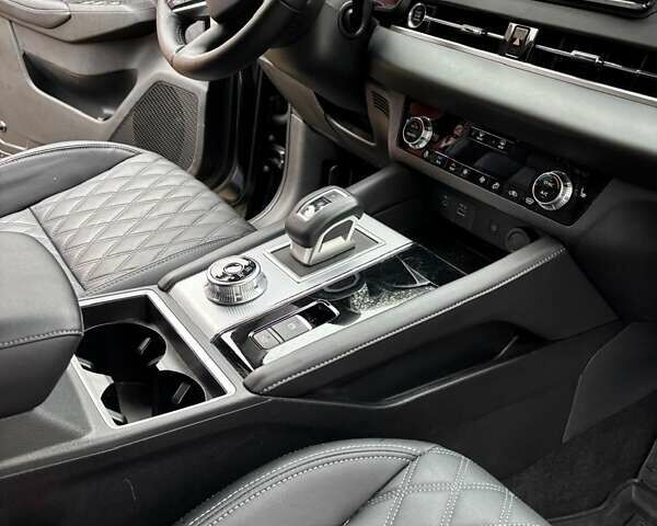 Серый Мицубиси Аутлендер, объемом двигателя 2.49 л и пробегом 11 тыс. км за 38000 $, фото 10 на Automoto.ua