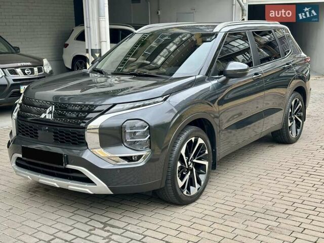 Серый Мицубиси Аутлендер, объемом двигателя 2.49 л и пробегом 6 тыс. км за 34900 $, фото 15 на Automoto.ua