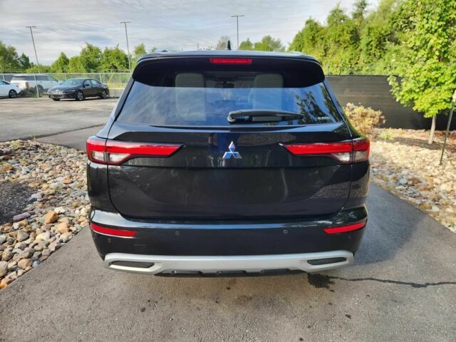 Серый Мицубиси Аутлендер, объемом двигателя 2.4 л и пробегом 25 тыс. км за 14100 $, фото 5 на Automoto.ua