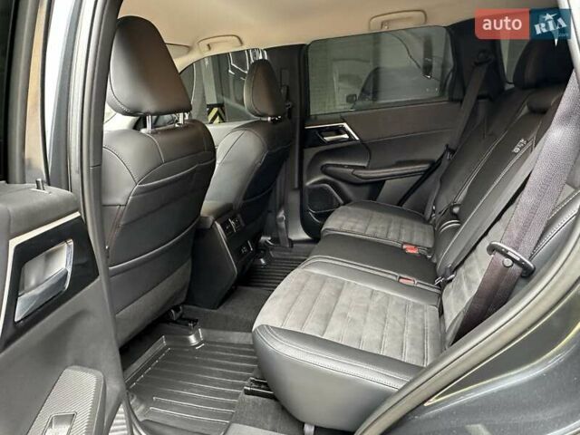 Серый Мицубиси Аутлендер, объемом двигателя 2.49 л и пробегом 6 тыс. км за 34900 $, фото 34 на Automoto.ua