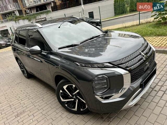 Серый Мицубиси Аутлендер, объемом двигателя 2.49 л и пробегом 6 тыс. км за 34900 $, фото 53 на Automoto.ua