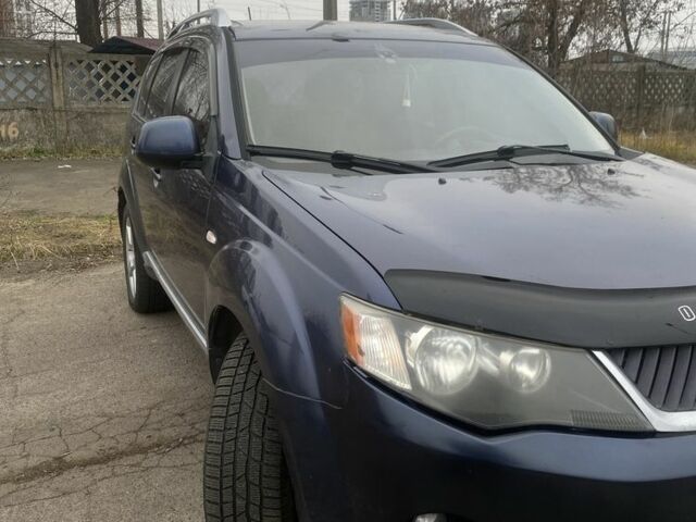 Синій Міцубісі Аутлендер, об'ємом двигуна 2.4 л та пробігом 500 тис. км за 6500 $, фото 4 на Automoto.ua