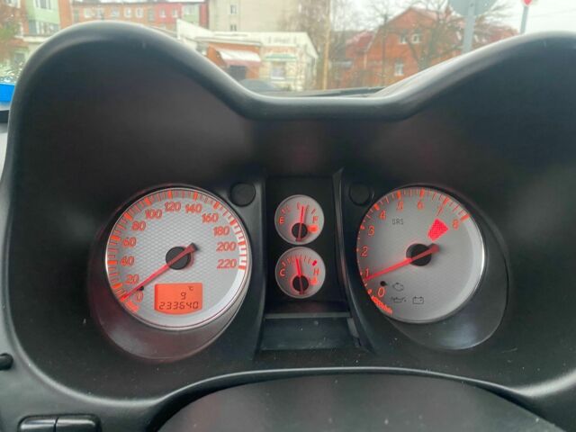 Синий Мицубиси Аутлендер, объемом двигателя 2 л и пробегом 234 тыс. км за 5500 $, фото 4 на Automoto.ua