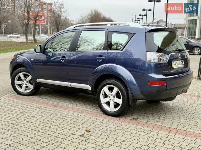 Синій Міцубісі Аутлендер, об'ємом двигуна 3 л та пробігом 197 тис. км за 9200 $, фото 5 на Automoto.ua