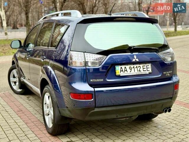Синій Міцубісі Аутлендер, об'ємом двигуна 3 л та пробігом 197 тис. км за 9200 $, фото 8 на Automoto.ua