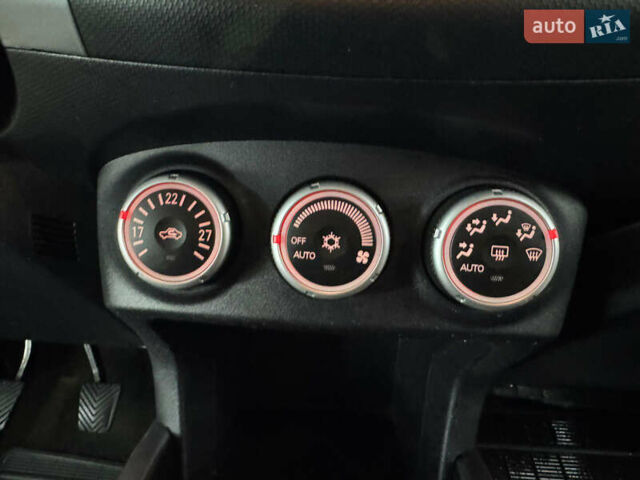 Синий Мицубиси Аутлендер, объемом двигателя 2 л и пробегом 228 тыс. км за 7999 $, фото 32 на Automoto.ua