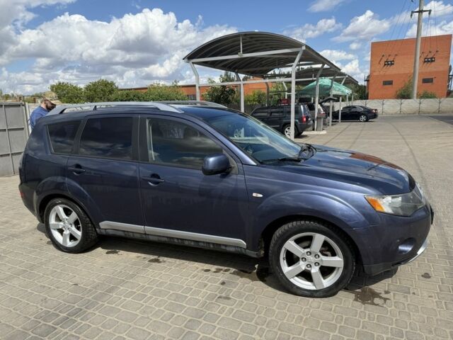Синій Міцубісі Аутлендер, об'ємом двигуна 2 л та пробігом 378 тис. км за 4800 $, фото 2 на Automoto.ua