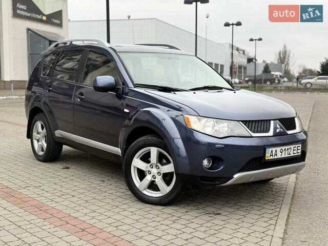 Синій Міцубісі Аутлендер, об'ємом двигуна 3 л та пробігом 197 тис. км за 9200 $, фото 4 на Automoto.ua