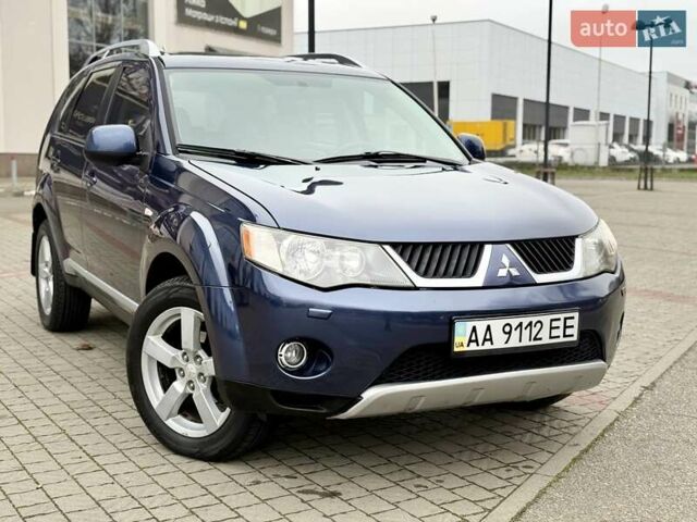 Синій Міцубісі Аутлендер, об'ємом двигуна 3 л та пробігом 197 тис. км за 9200 $, фото 2 на Automoto.ua