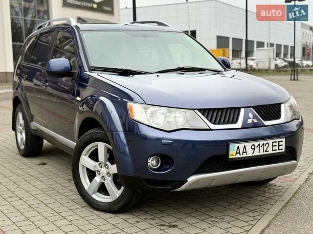 Синій Міцубісі Аутлендер, об'ємом двигуна 3 л та пробігом 197 тис. км за 9200 $, фото 3 на Automoto.ua