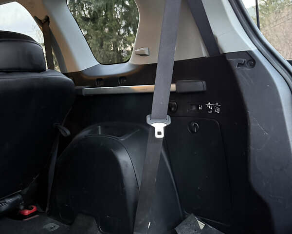 Синий Мицубиси Аутлендер, объемом двигателя 2 л и пробегом 228 тыс. км за 8888 $, фото 46 на Automoto.ua