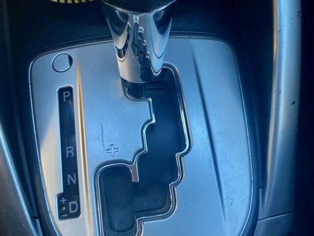 Синий Мицубиси Аутлендер, объемом двигателя 3 л и пробегом 228 тыс. км за 9000 $, фото 7 на Automoto.ua