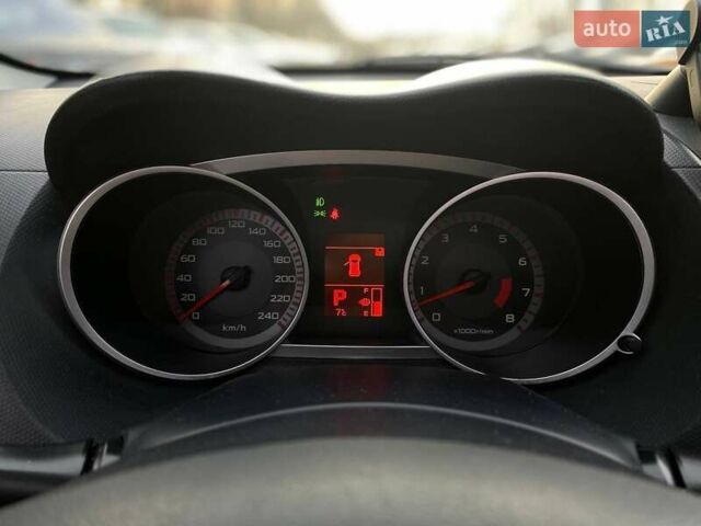 Синій Міцубісі Аутлендер, об'ємом двигуна 2.36 л та пробігом 282 тис. км за 9490 $, фото 35 на Automoto.ua