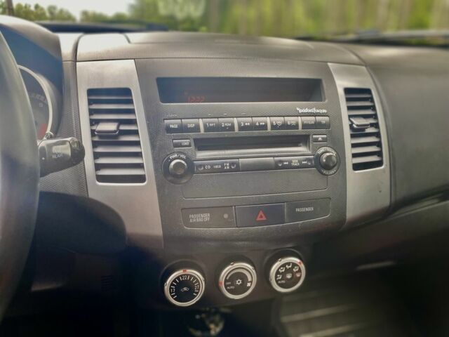 Синій Міцубісі Аутлендер, об'ємом двигуна 3 л та пробігом 228 тис. км за 9000 $, фото 16 на Automoto.ua