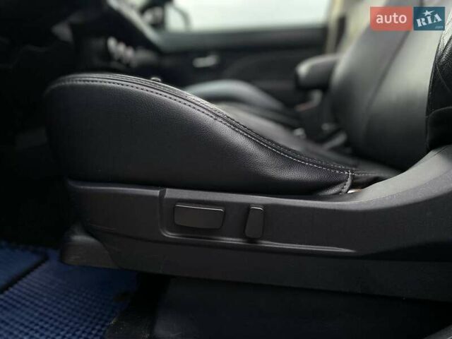 Синій Міцубісі Аутлендер, об'ємом двигуна 2.36 л та пробігом 282 тис. км за 9490 $, фото 17 на Automoto.ua