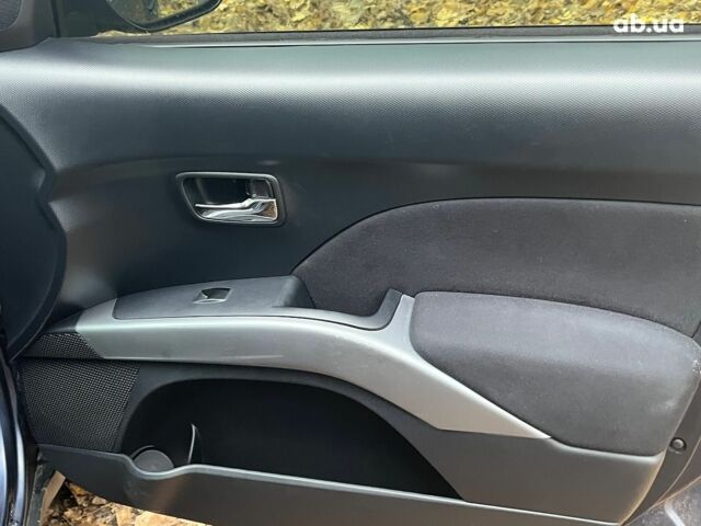 Синій Міцубісі Аутлендер, об'ємом двигуна 2.4 л та пробігом 211 тис. км за 8390 $, фото 14 на Automoto.ua