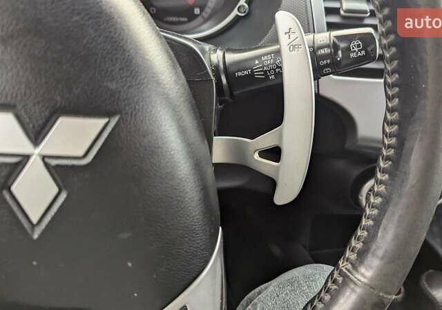 Синий Мицубиси Аутлендер, объемом двигателя 3 л и пробегом 382 тыс. км за 8200 $, фото 18 на Automoto.ua