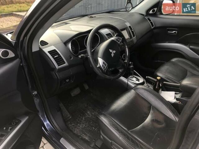 Синий Мицубиси Аутлендер, объемом двигателя 3 л и пробегом 340 тыс. км за 9555 $, фото 11 на Automoto.ua