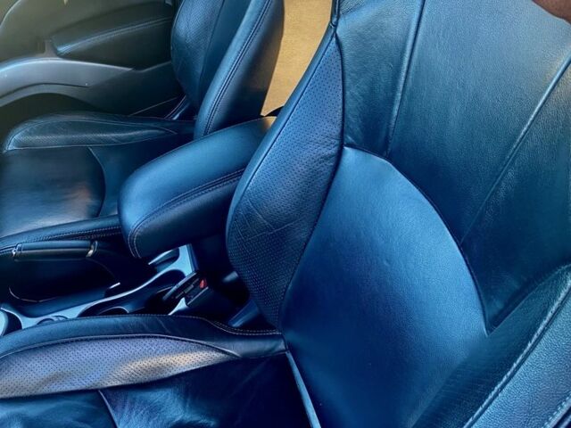 Синий Мицубиси Аутлендер, объемом двигателя 3 л и пробегом 228 тыс. км за 9000 $, фото 6 на Automoto.ua