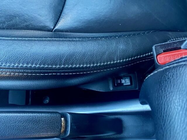 Синий Мицубиси Аутлендер, объемом двигателя 3 л и пробегом 228 тыс. км за 9000 $, фото 5 на Automoto.ua