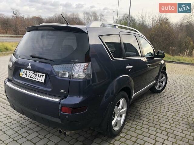 Синий Мицубиси Аутлендер, объемом двигателя 3 л и пробегом 340 тыс. км за 9555 $, фото 10 на Automoto.ua