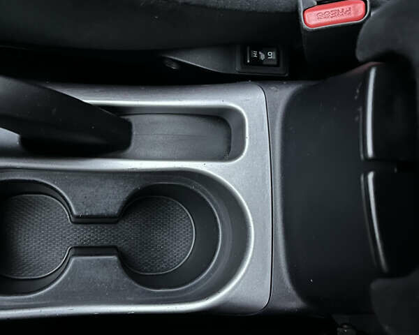 Синий Мицубиси Аутлендер, объемом двигателя 2 л и пробегом 263 тыс. км за 8900 $, фото 32 на Automoto.ua