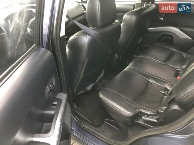 Синий Мицубиси Аутлендер, объемом двигателя 3 л и пробегом 340 тыс. км за 9555 $, фото 14 на Automoto.ua