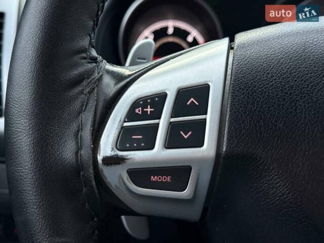 Синий Мицубиси Аутлендер, объемом двигателя 2.18 л и пробегом 289 тыс. км за 9990 $, фото 22 на Automoto.ua