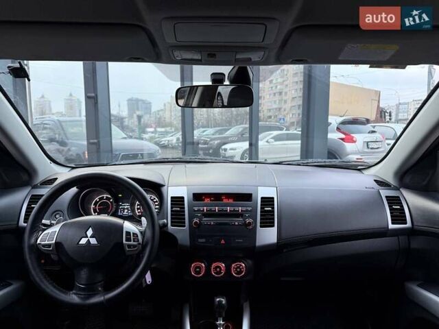 Синий Мицубиси Аутлендер, объемом двигателя 2.18 л и пробегом 289 тыс. км за 9990 $, фото 12 на Automoto.ua