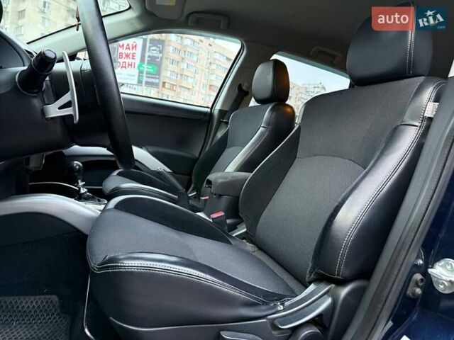 Синий Мицубиси Аутлендер, объемом двигателя 2.18 л и пробегом 289 тыс. км за 9990 $, фото 8 на Automoto.ua