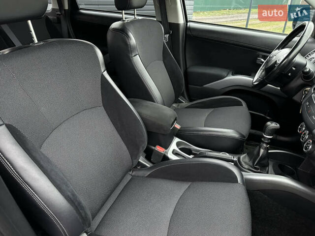 Синий Мицубиси Аутлендер, объемом двигателя 2.3 л и пробегом 202 тыс. км за 11650 $, фото 25 на Automoto.ua