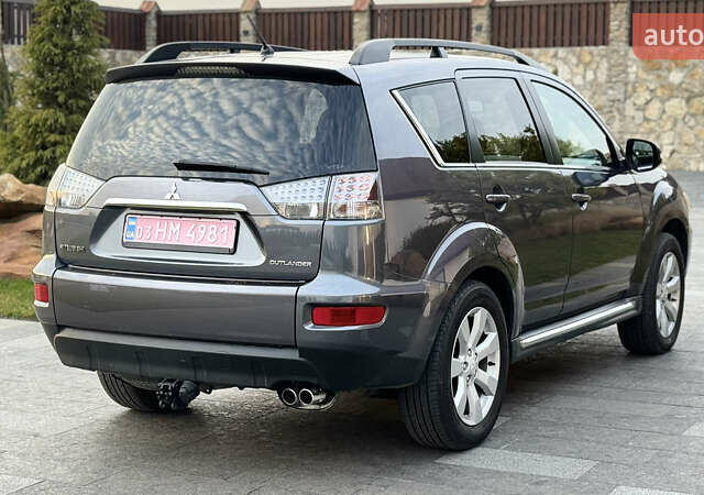 Синій Міцубісі Аутлендер, об'ємом двигуна 2.2 л та пробігом 270 тис. км за 10888 $, фото 6 на Automoto.ua